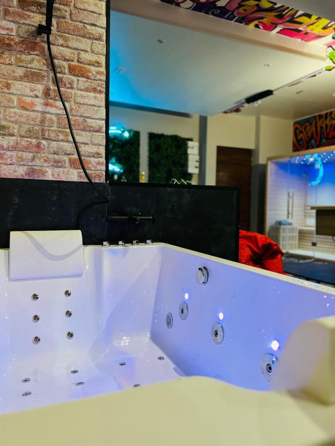 Capsule Street Art - Sauna- Jacuzzi - Playstation 5 - Billard - Netflix - Home Cinema - Terrasse Дуе Екстериор снимка