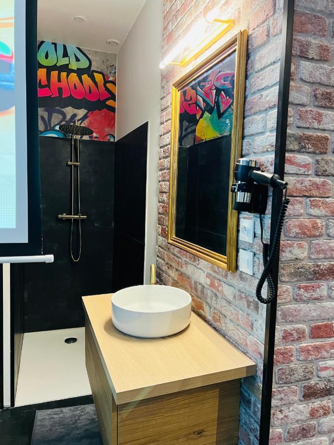 Capsule Street Art - Sauna- Jacuzzi - Playstation 5 - Billard - Netflix - Home Cinema - Terrasse Дуе Екстериор снимка
